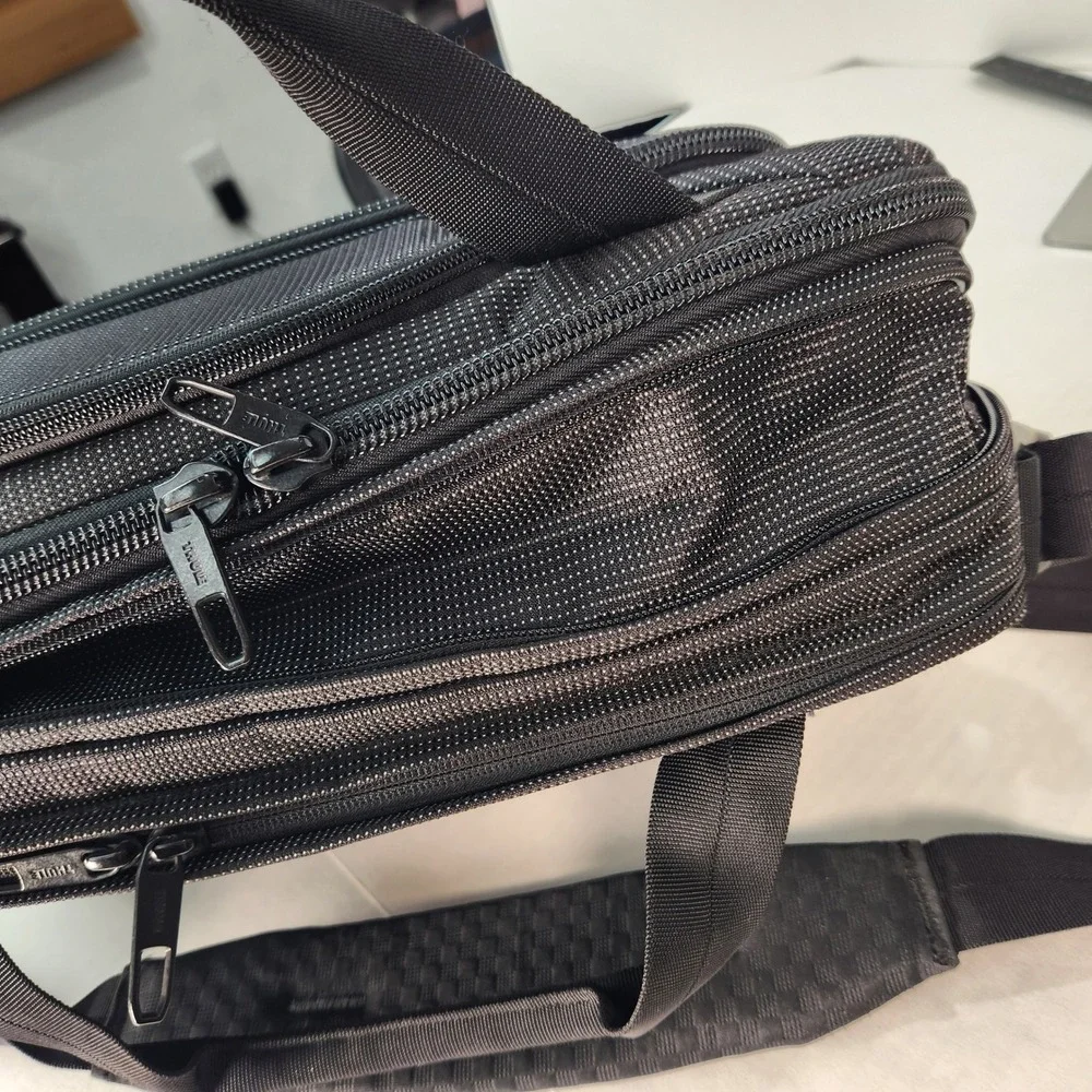 Thule Crossover 2 Laptop Bag 15.6 Black Briefcase RFID SafeZone Shoulder Bag